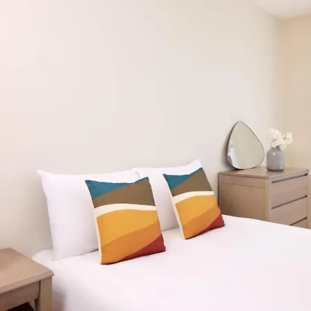 Quality Les Docks Apartahotel 3*