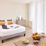 Zenitude Hôtel-résidences Les Docks Appart hôtel