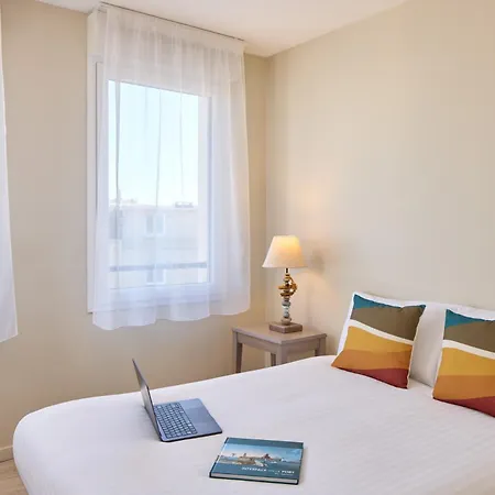 Quality Les Docks Apartahotel