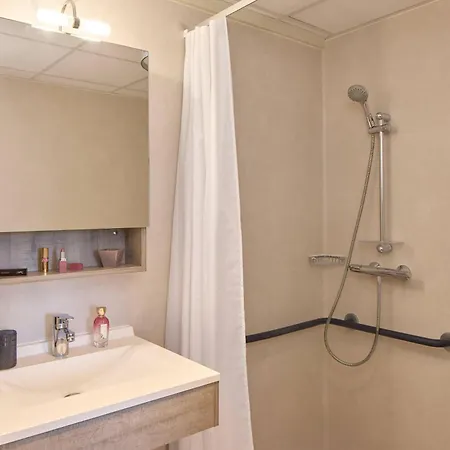 Quality Les Docks 3*