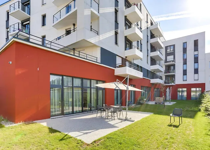 Quality Les Docks Aparthotel